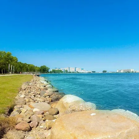 L04-012 Апартаменты *